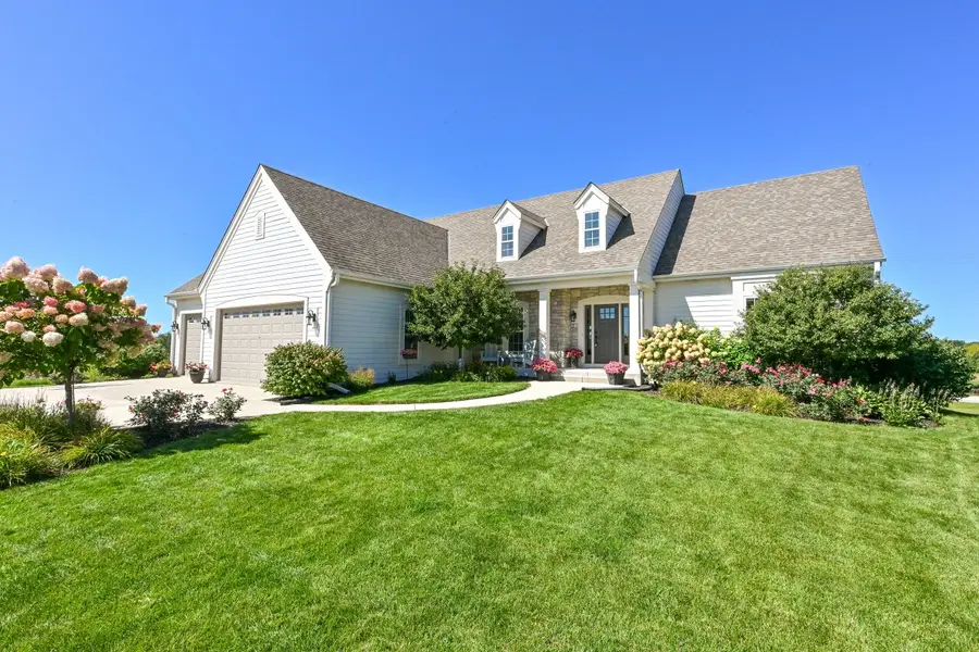 2946 Makou Trl, Waukesha, WI 53189 - Image #2