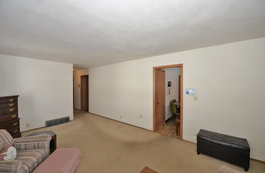 2031 Wustum Ave, Racine, WI 53404 - Image #3