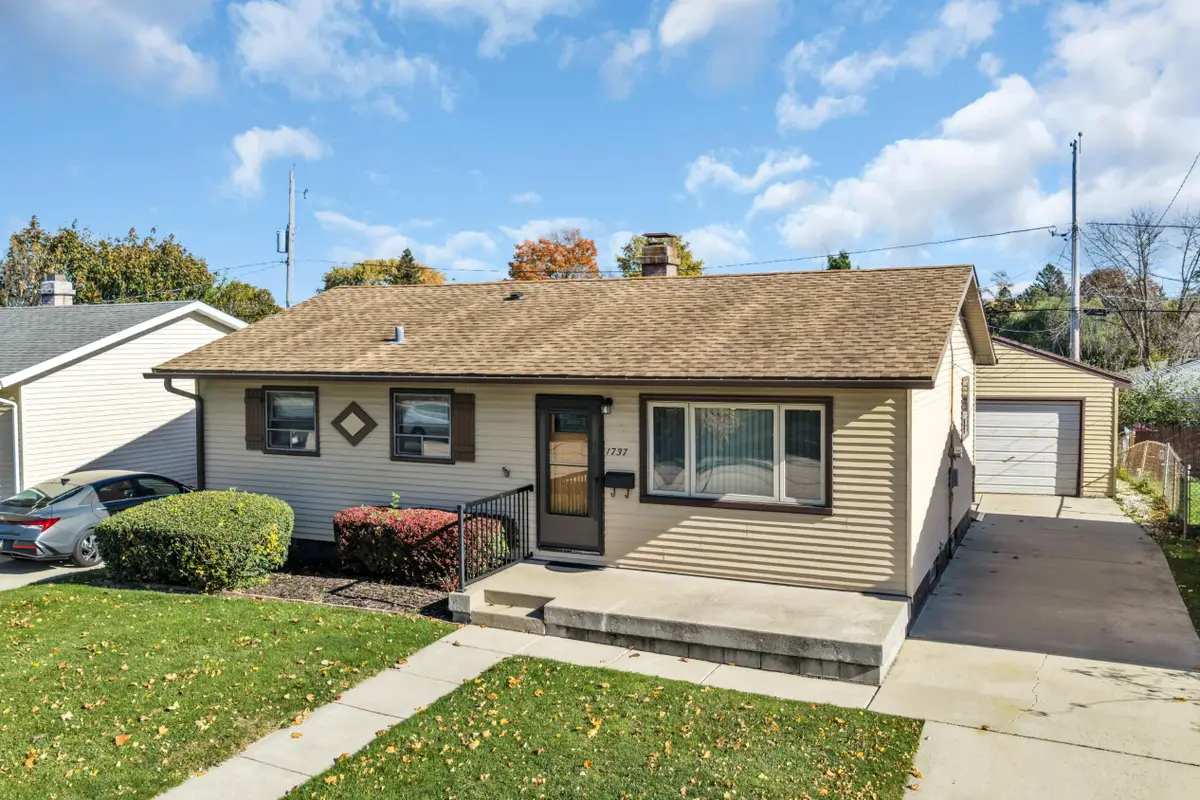 1737 Shoop St, Racine, WI 53404 - Image #1