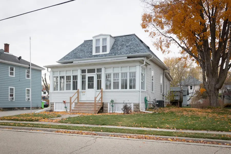 329 Grove St, Mayville, WI 53050 - Image #2
