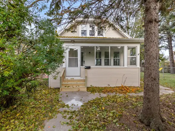 113 S 7th Ave, West Bend, WI 53095