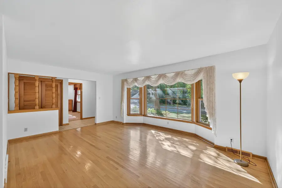 4472 N 104th St, Wauwatosa, WI 53225 - Image #3