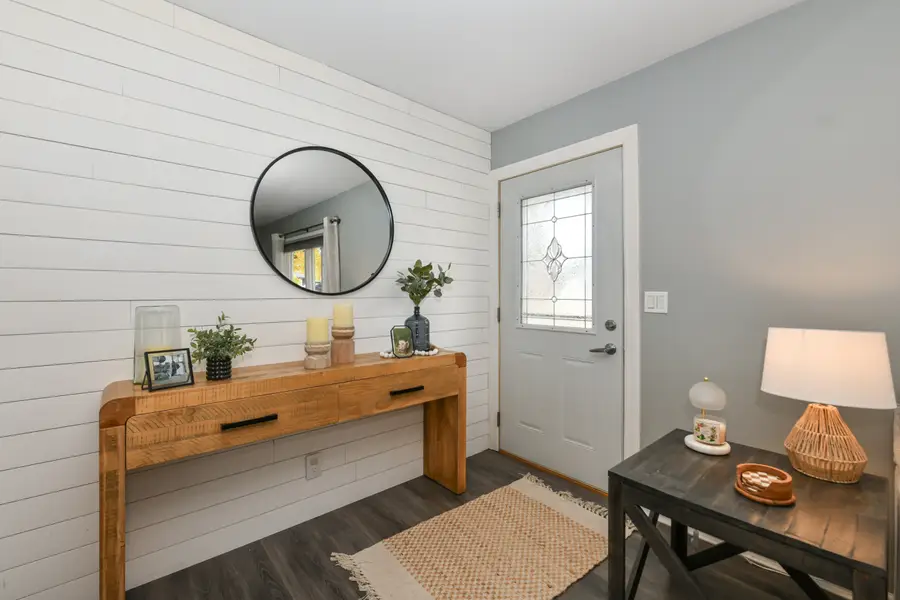 2957 S 103rd St, West Allis, WI 53227 - Image #2