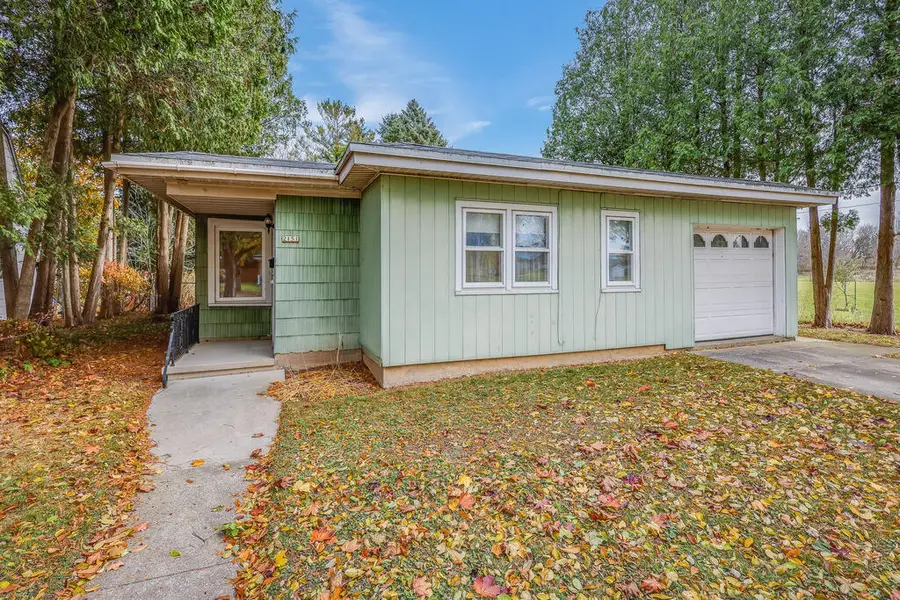 2151 S 17th St, Manitowoc, WI 54220 - Image #2