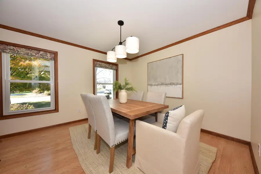 9820 N Shannon Ct, Mequon, WI 53097 - Image #3