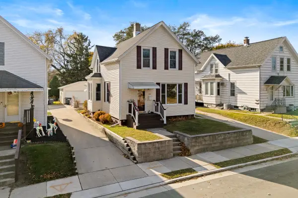 215 Lincoln Ave, Sheboygan, WI 53081