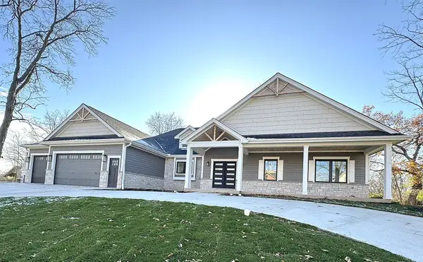 1620 Prestwick Dr, Geneva, WI 53147