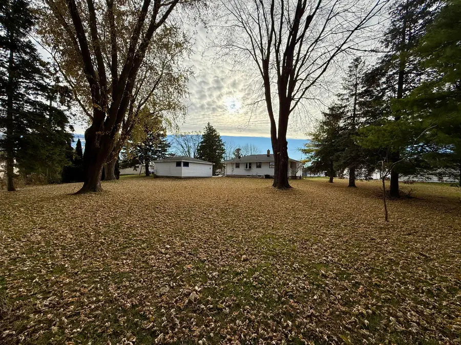 1518 Scott Rd, Port Washington, WI 53074 - Image #2