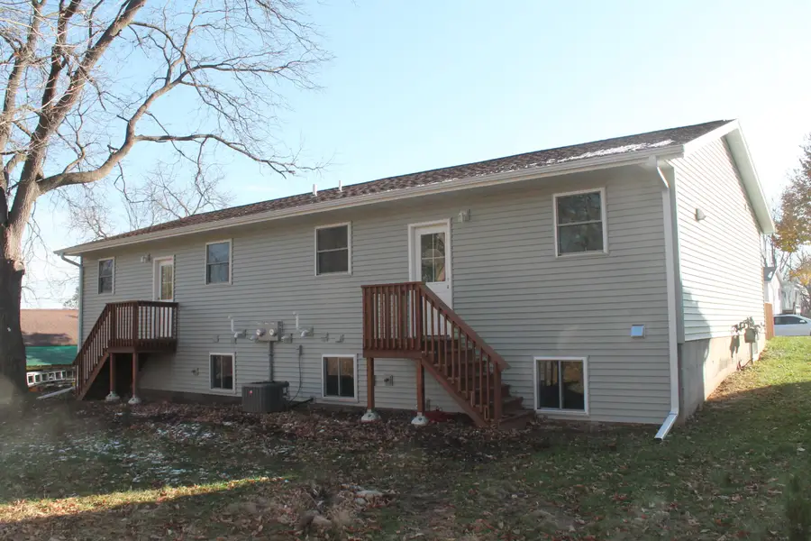 337 Mulberry St, Baraboo, WI 53913 - Image #2