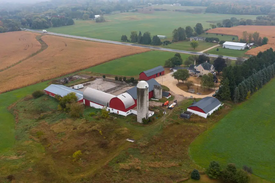 5036 County Highway D, Wayne, WI 53090 - Image #2