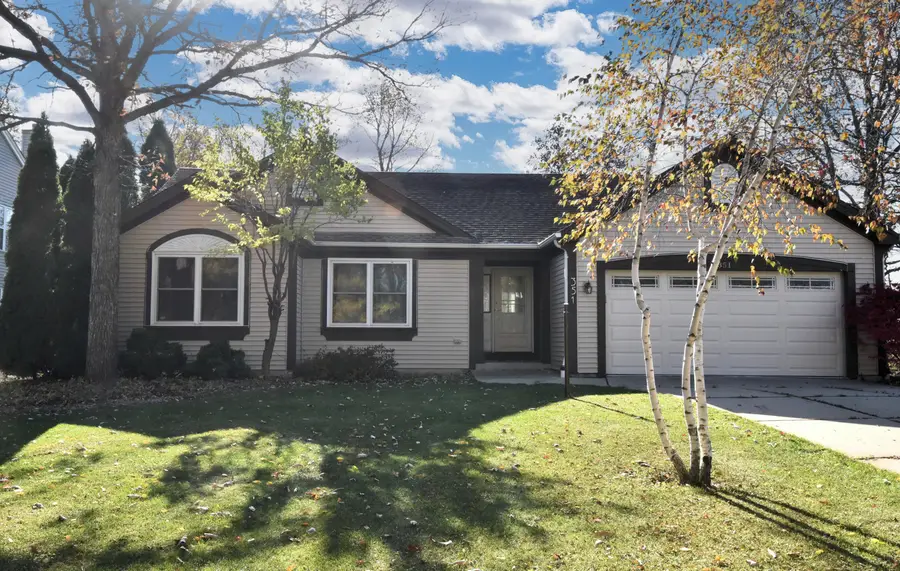 351 E Quail Run, Oak Creek, WI 53154 - Image #2