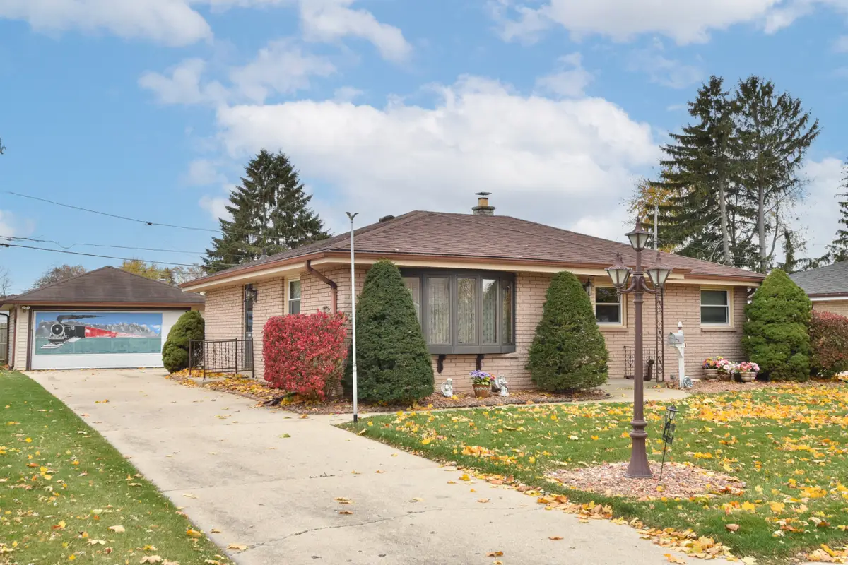 1513 Manitowoc Ave, South Milwaukee, WI 53172 - Image #1