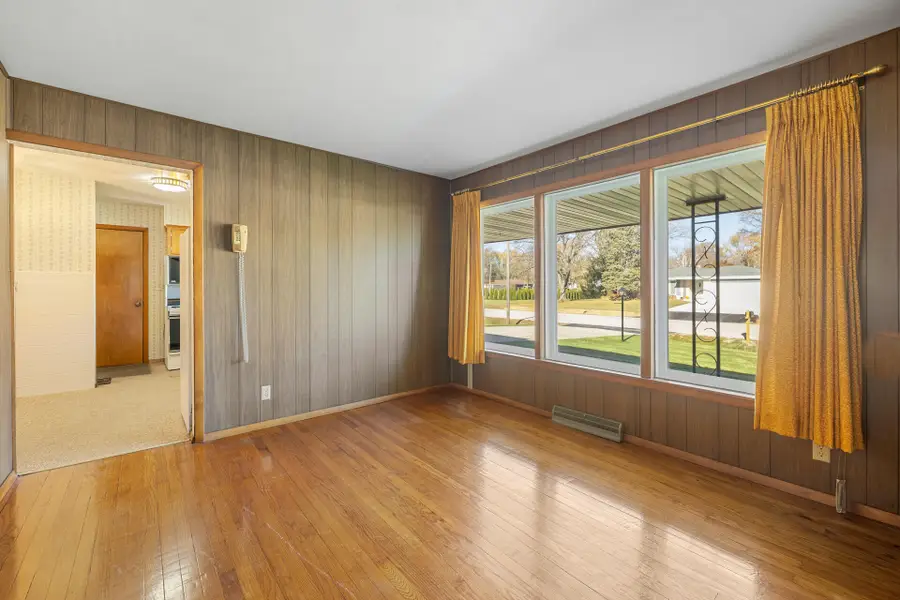 2205 W Southland Dr, Oak Creek, WI 53154 - Image #3