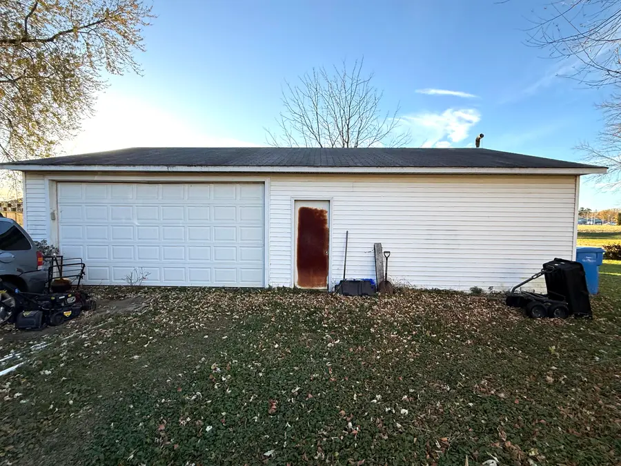 1418 S 9th St, Watertown, WI 53094 - Image #2