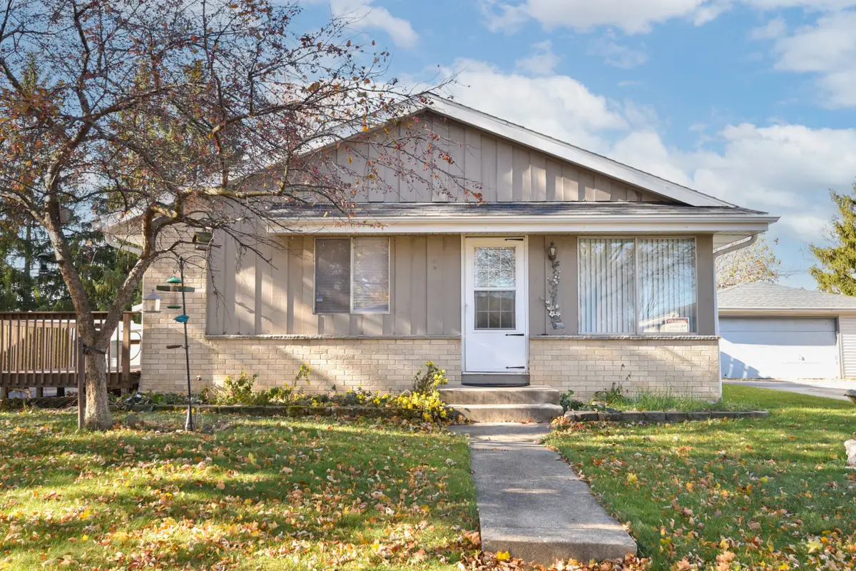 8271 N 106th St, Milwaukee, WI 53224 - Image #1
