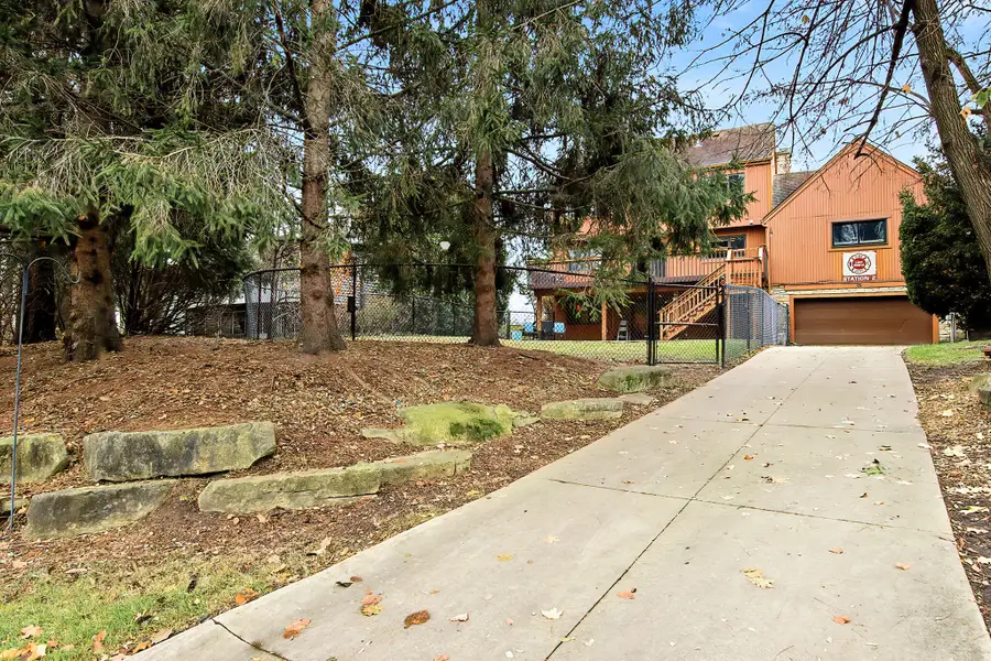 1713 Miller Ct, Lake Geneva, WI 53147 - Image #2