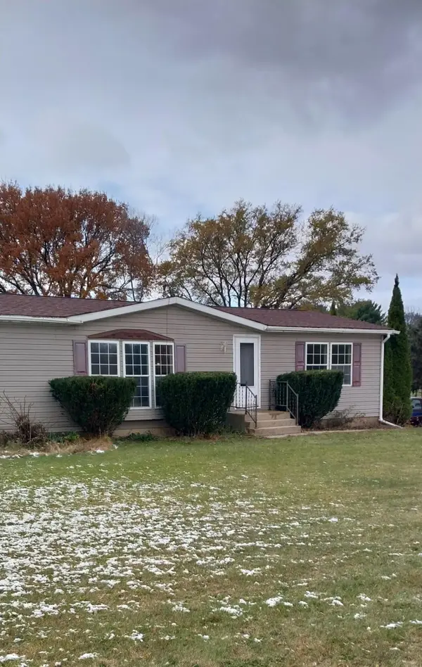 W5879 Arbor Rd, Fort Atkinson, WI 53538