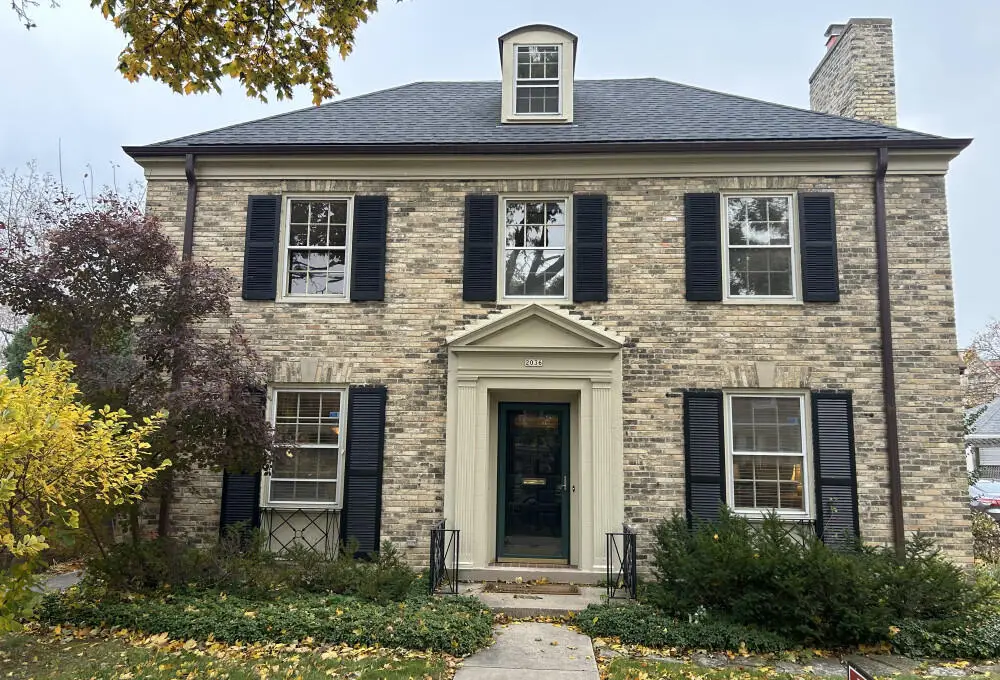 2036 N Lake Dr, Milwaukee, WI 53202 - Image #1