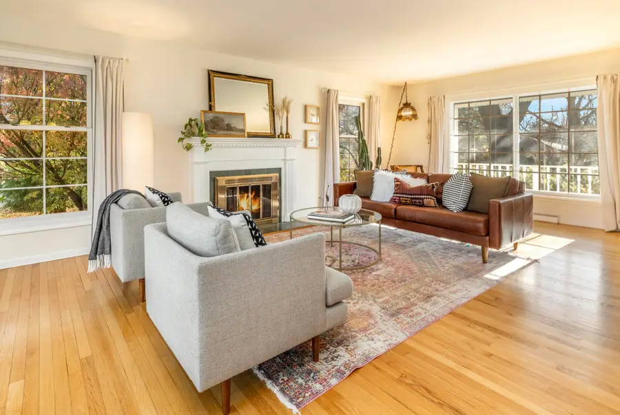 154 W Bergen Dr, Fox Point, WI 53217 - Image #2