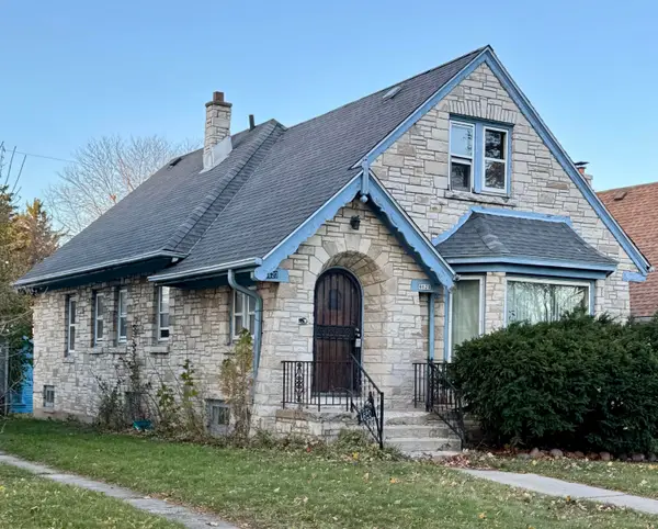 4620 W Keefe Ave, Milwaukee, WI 53216