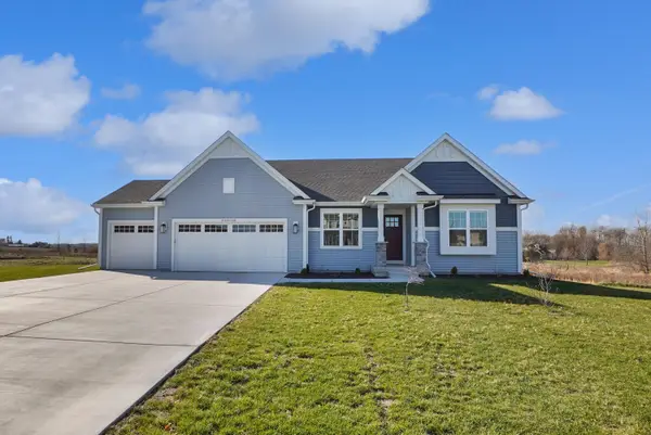 W194N15765 East Gate Ct, Jackson, WI 53037