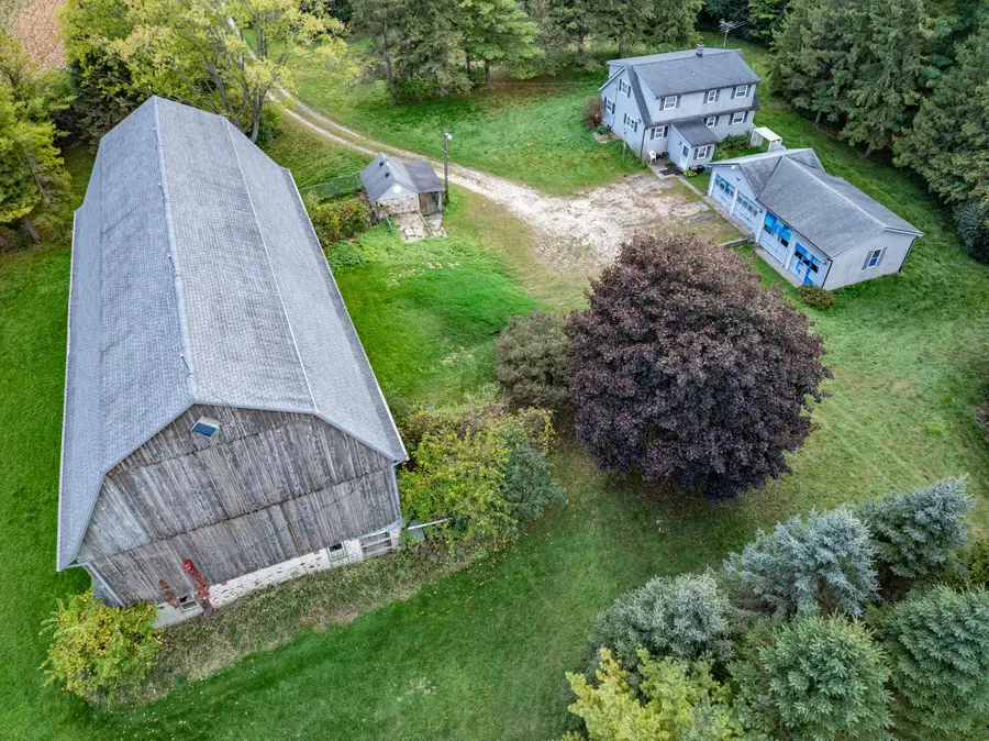 9916 Sherman Rd, Cedarburg, WI 53012 - Image #2