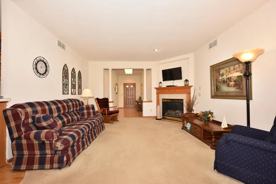 2436 Caribou Ln, Grafton, WI 53024 - Image #3