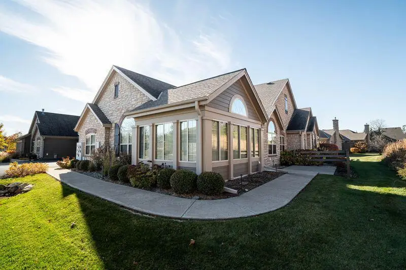 15270 Huff Way, Brookfield, WI 53005 - Image #2