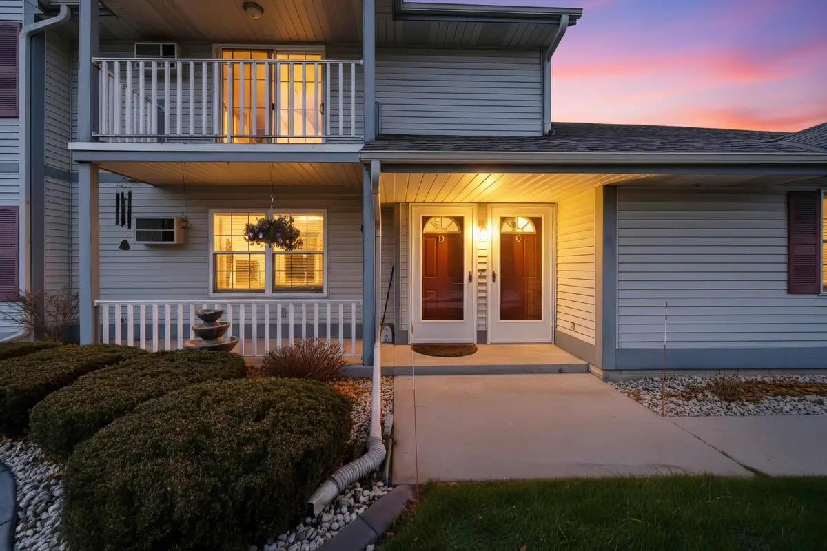 805 Canterberry Ct, West Bend, WI 53090 - Image #1