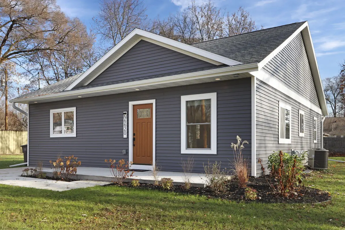 N6620 Forest Rd, Sugar Creek, WI 53121 - Image #1