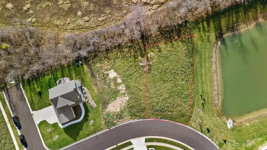 N54W19469 Broadwing Pl, Menomonee Falls, WI 53051 - Image #2