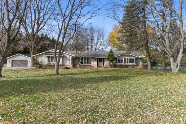S42W34366 Griffith Ln, Ottawa, WI 53118