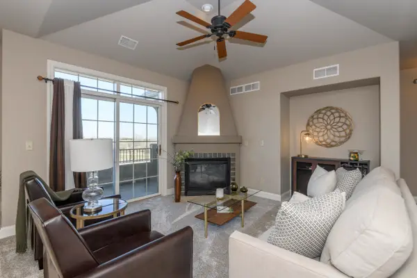 2912 N University Dr, Waukesha, WI 53188