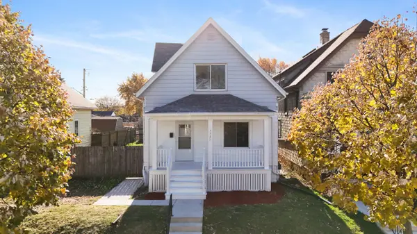 5529 W Rogers St, West Allis, WI 53219