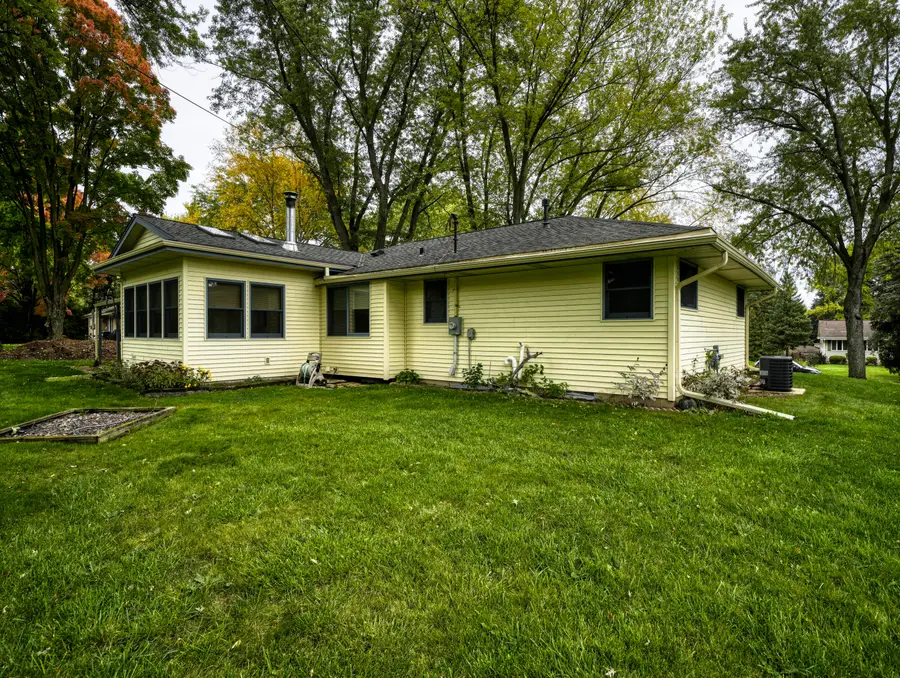 W139N6995 Bay Ridge Ln, Menomonee Falls, WI 53051 - Image #3