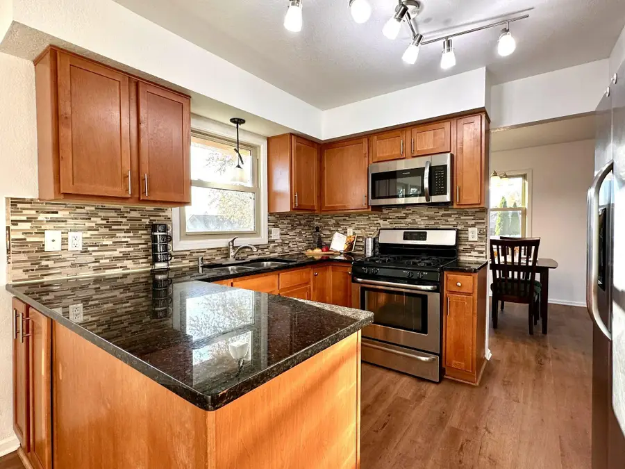 5207 39th St, Kenosha, WI 53144 - Image #3