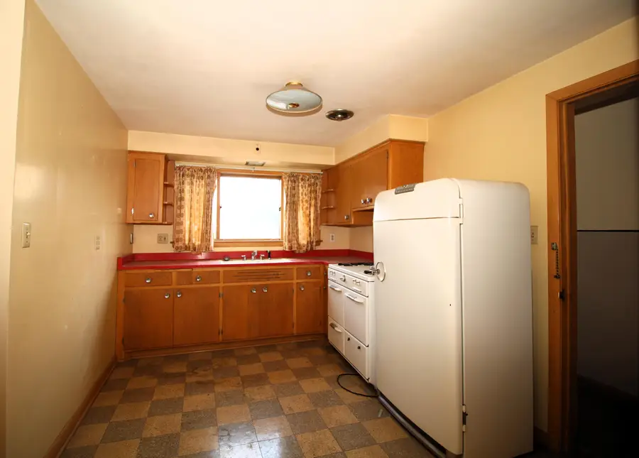 8403 W Keefe Ave, Milwaukee, WI 53222 - Image #3