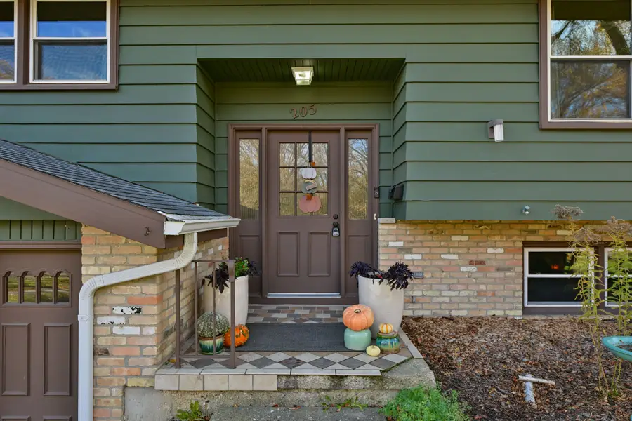 205 Island Dr, Madison, WI 53705 - Image #2