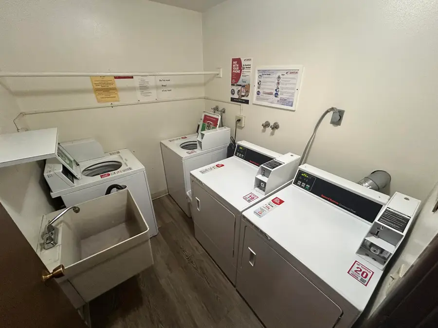 5253 N Lovers Lane Rd, Milwaukee, WI 53225 - Image #3