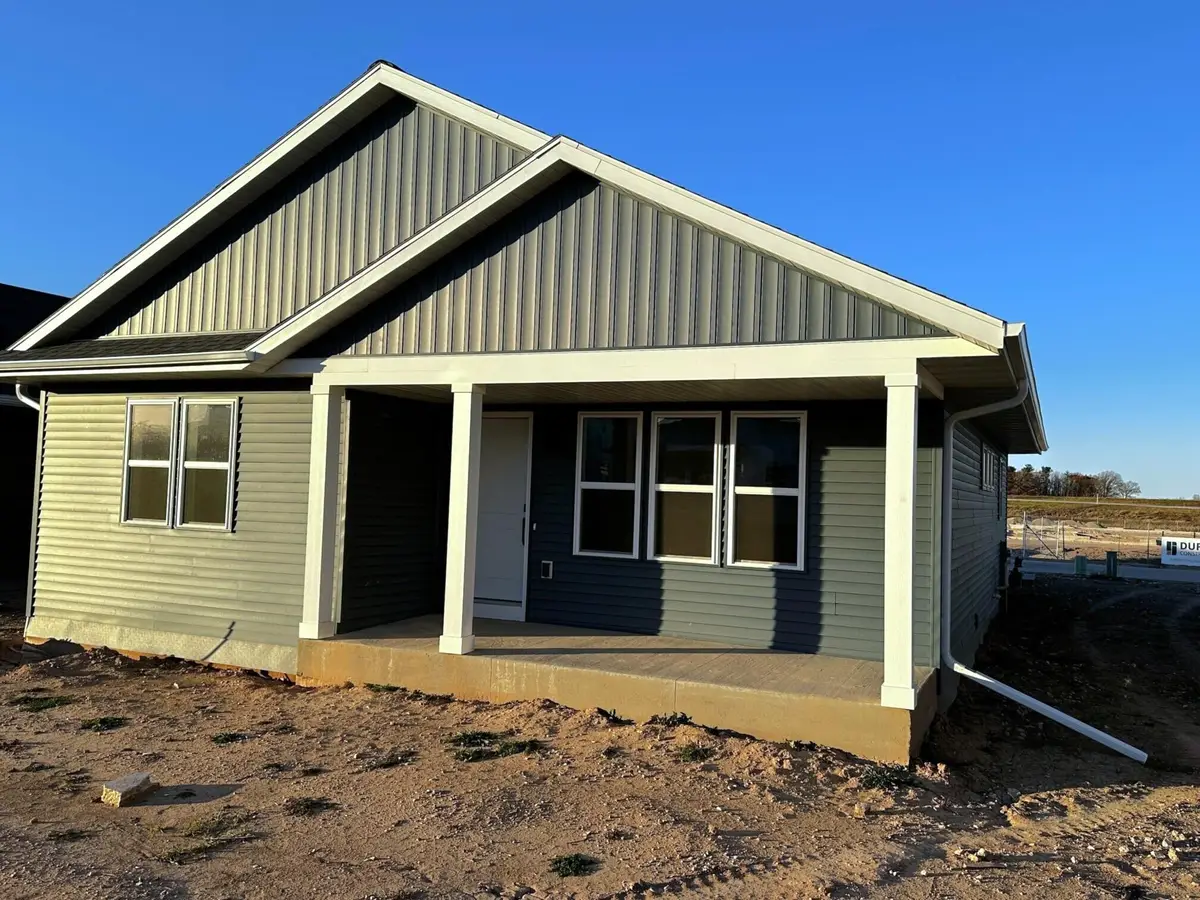 1057 Fairway Ct, Sheboygan Falls, WI 53085 - Image #1