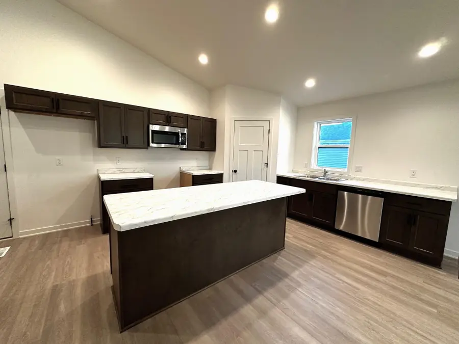 1057 Fairway Ct, Sheboygan Falls, WI 53085 - Image #2