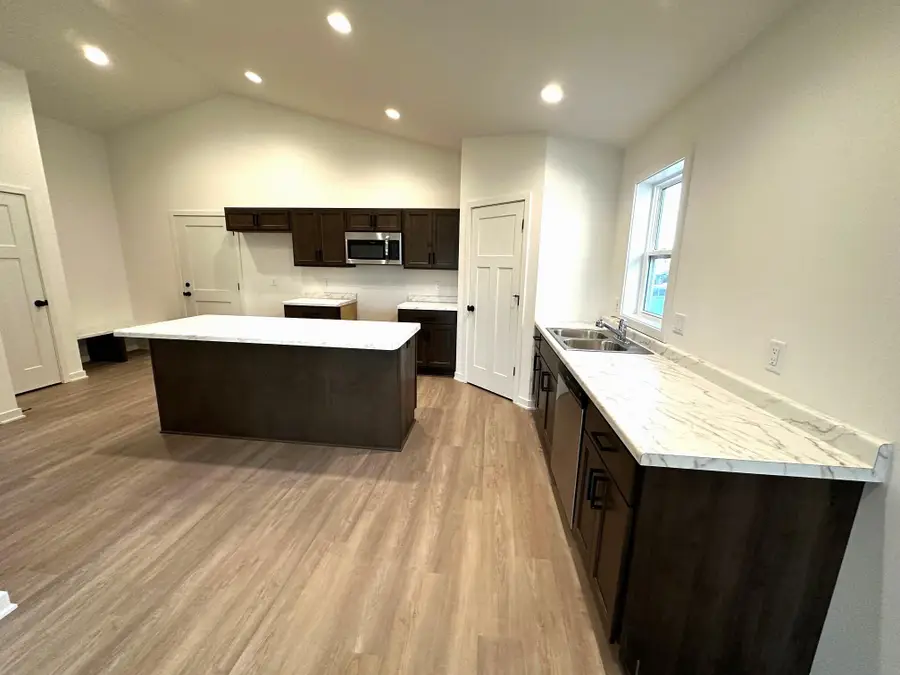 1057 Fairway Ct, Sheboygan Falls, WI 53085 - Image #3