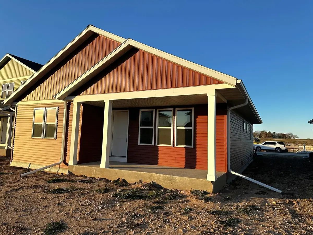 1059 Fairway Ct, Sheboygan Falls, WI 53085 - Image #1