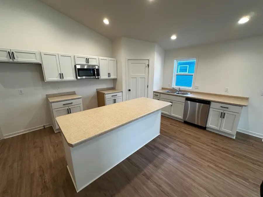 1059 Fairway Ct, Sheboygan Falls, WI 53085 - Image #2