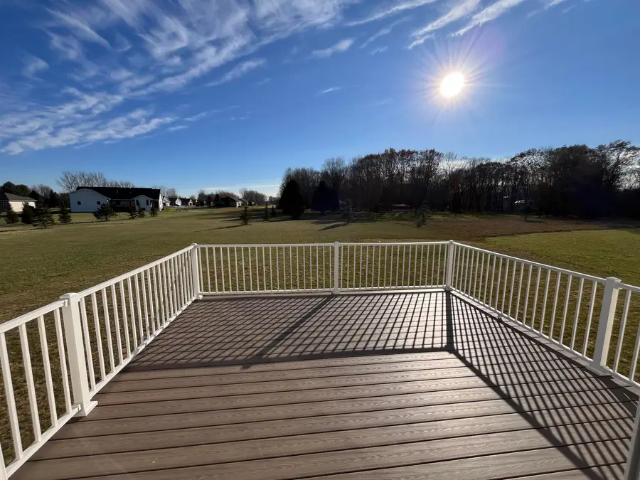 2171 Wallace Lake Rd, West Bend, WI 53090 - Image #2