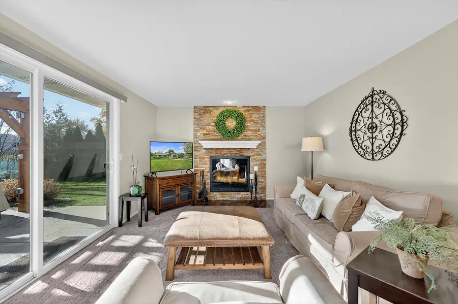 17495 Sierra Ln, Brookfield, WI 53045 - Image #3