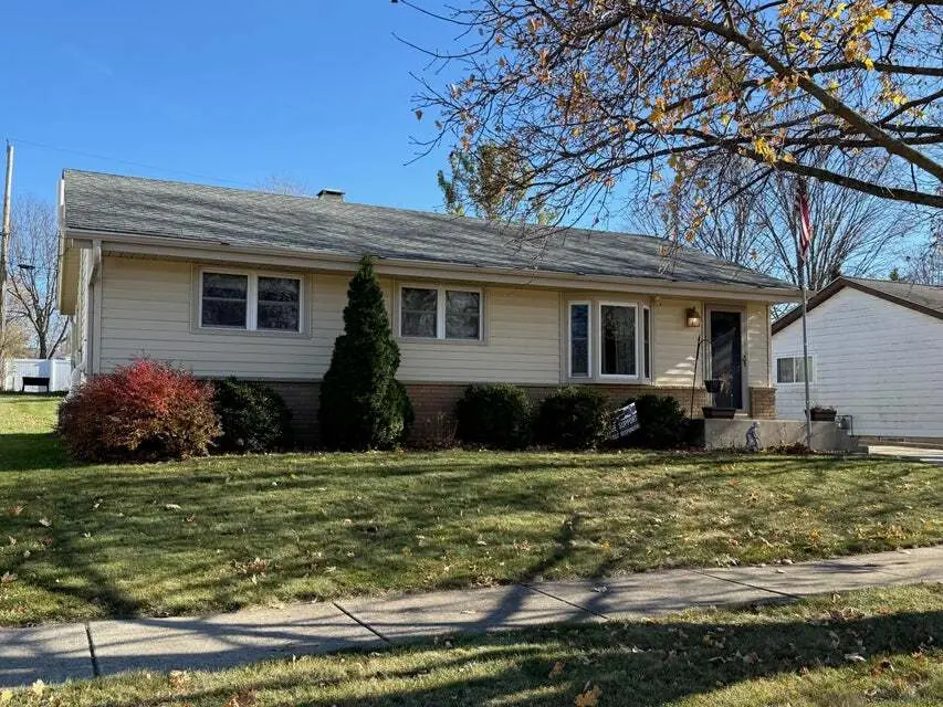 132 Clover Ct, Burlington, WI 53105 - Image #1