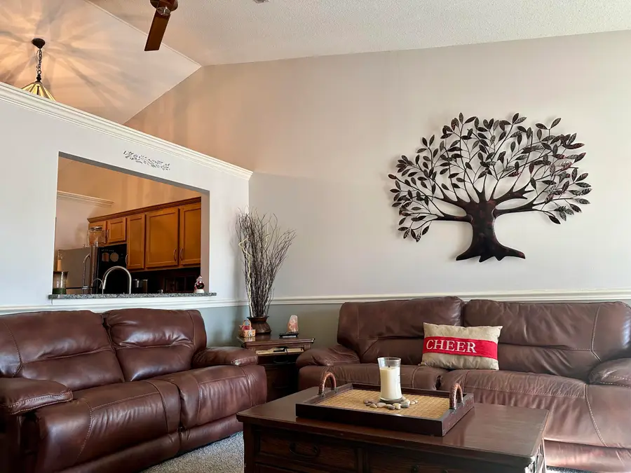 636 Pewaukee Rd, Pewaukee, WI 53072 - Image #3