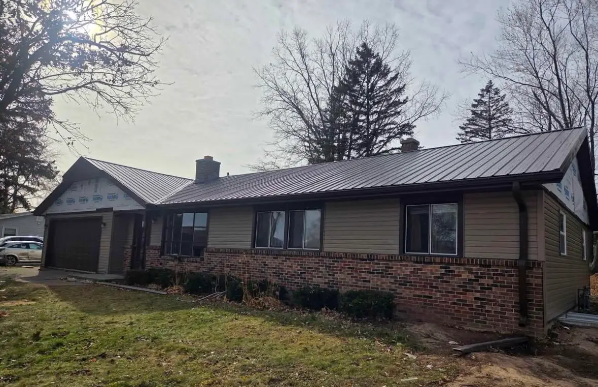 555 Meadow Ln, Sheboygan Falls, WI 53085 - Image #1