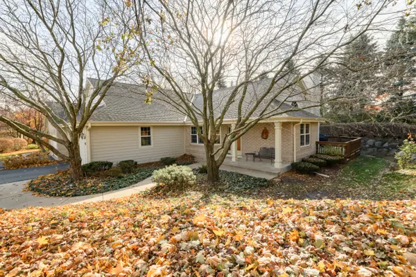 675 Charleston Ct, Brookfield, WI 53045